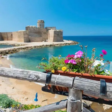 Perla Del Mare - Lungomare Di Crotone, 30 Mt Dal Mare Apartment Exterior photo