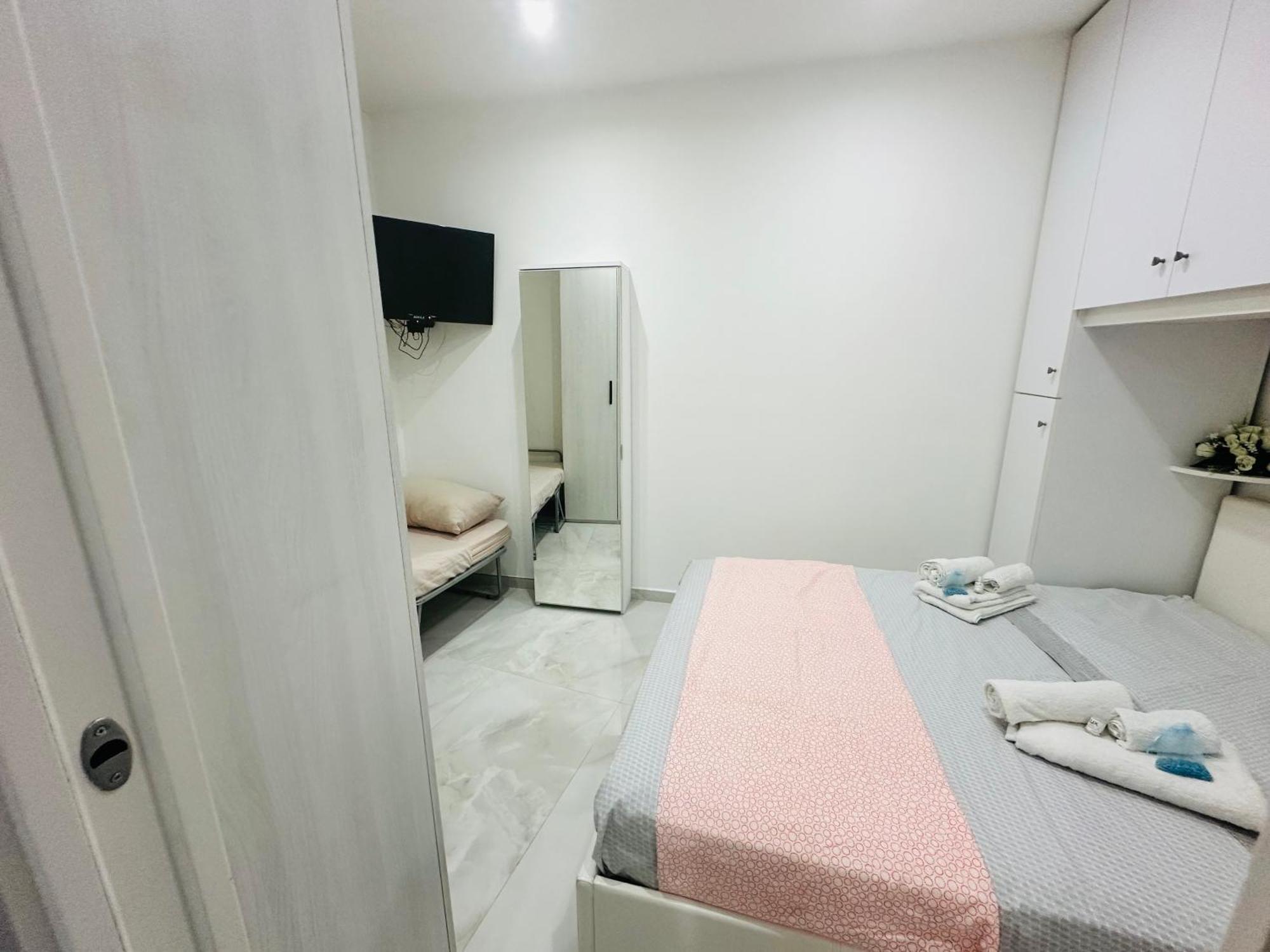 Perla Del Mare - Lungomare Di Crotone, 30 Mt Dal Mare Apartment *